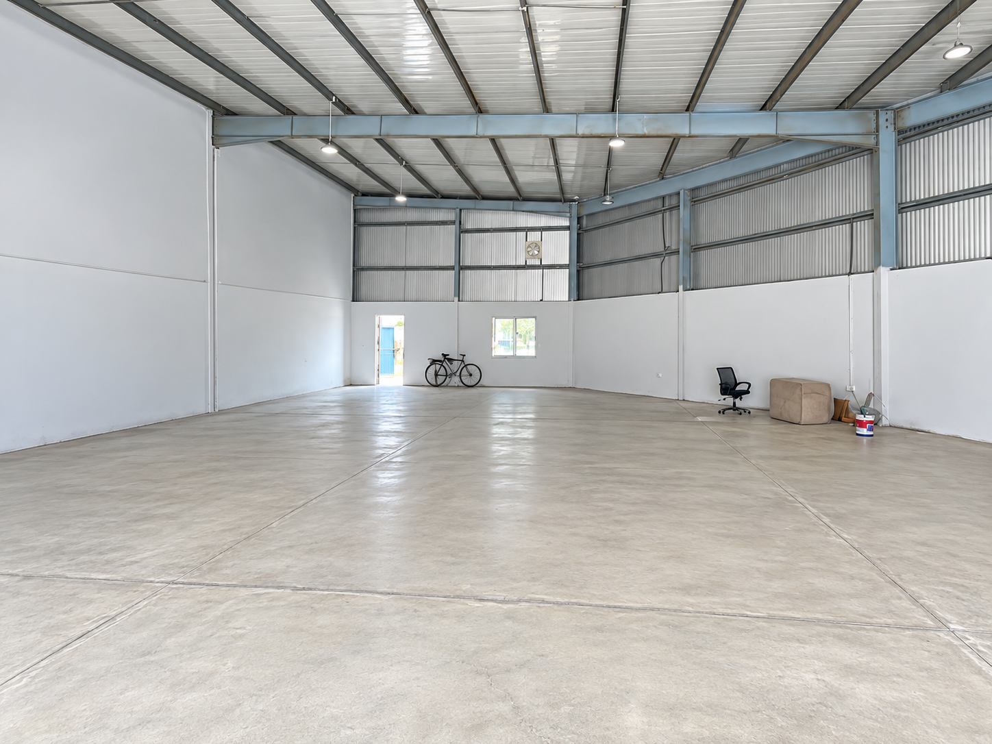 20 kW | Vacant Warehouse | Clean Compound