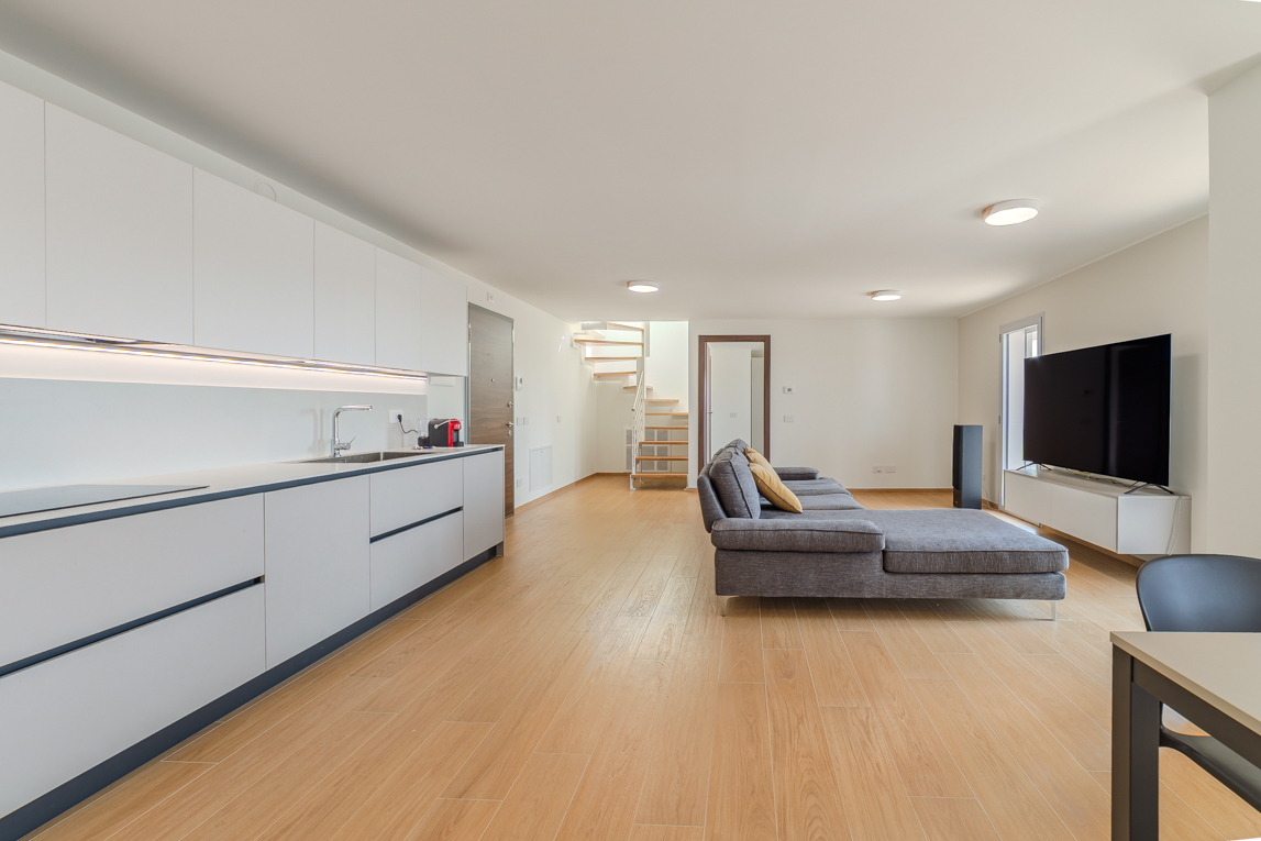 Top-floor luxury apartment, Class A, fully furnished
