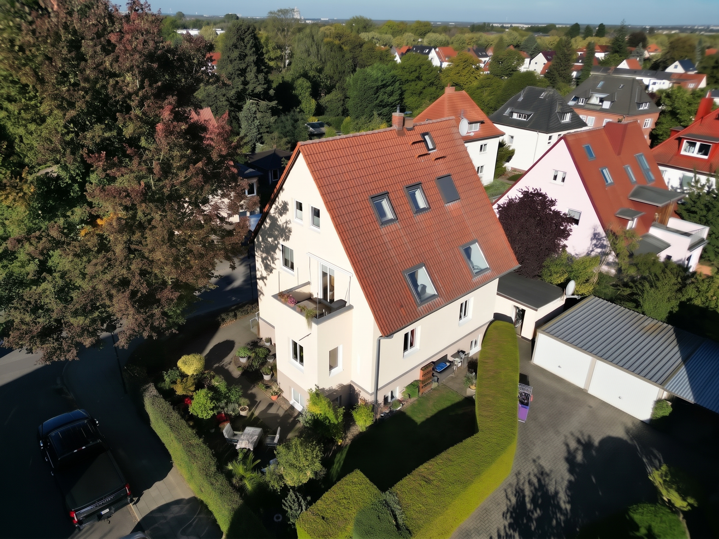 Vermietetes Dreifamilienhaus mit Potenzial für individuelle Wohnkonzepte [KI-modifiziert]