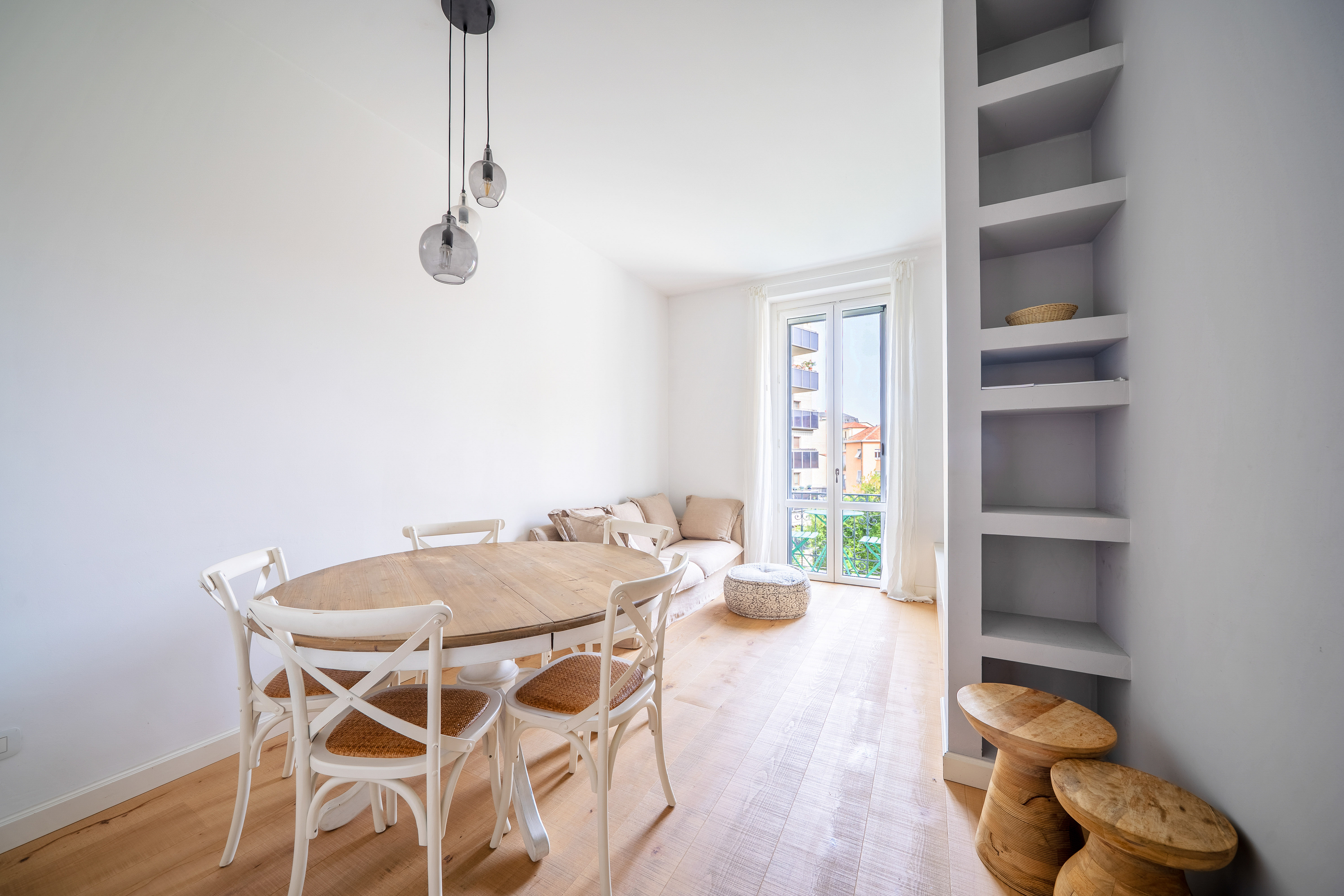 Bright apartment in via Plinio