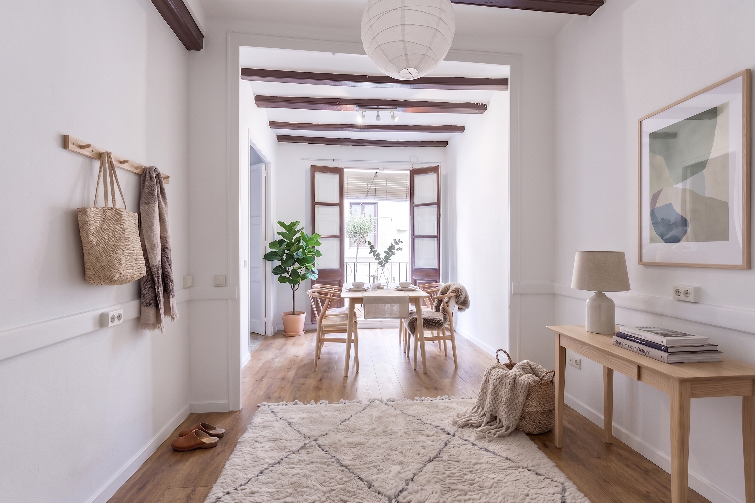 Authenticity & Character: Charming Apartment with Great Potential by Santa Caterina Market