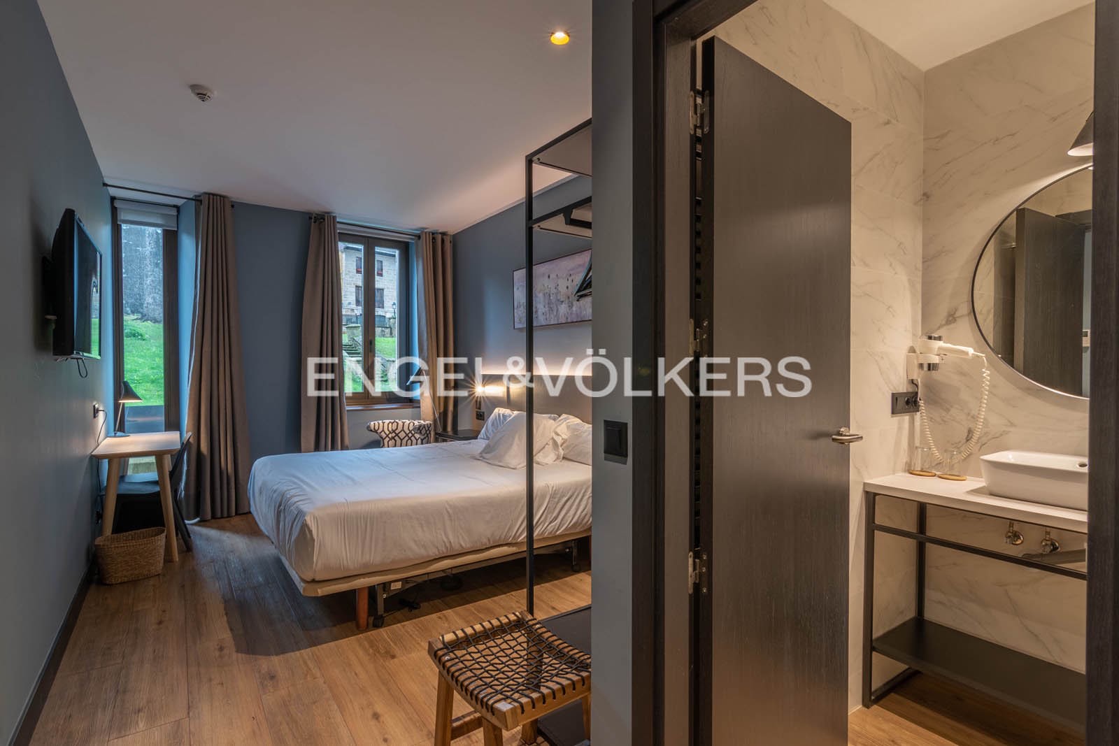 Beautiful Hotel in the historical centre of Elorrio 30 min from Bilbao
