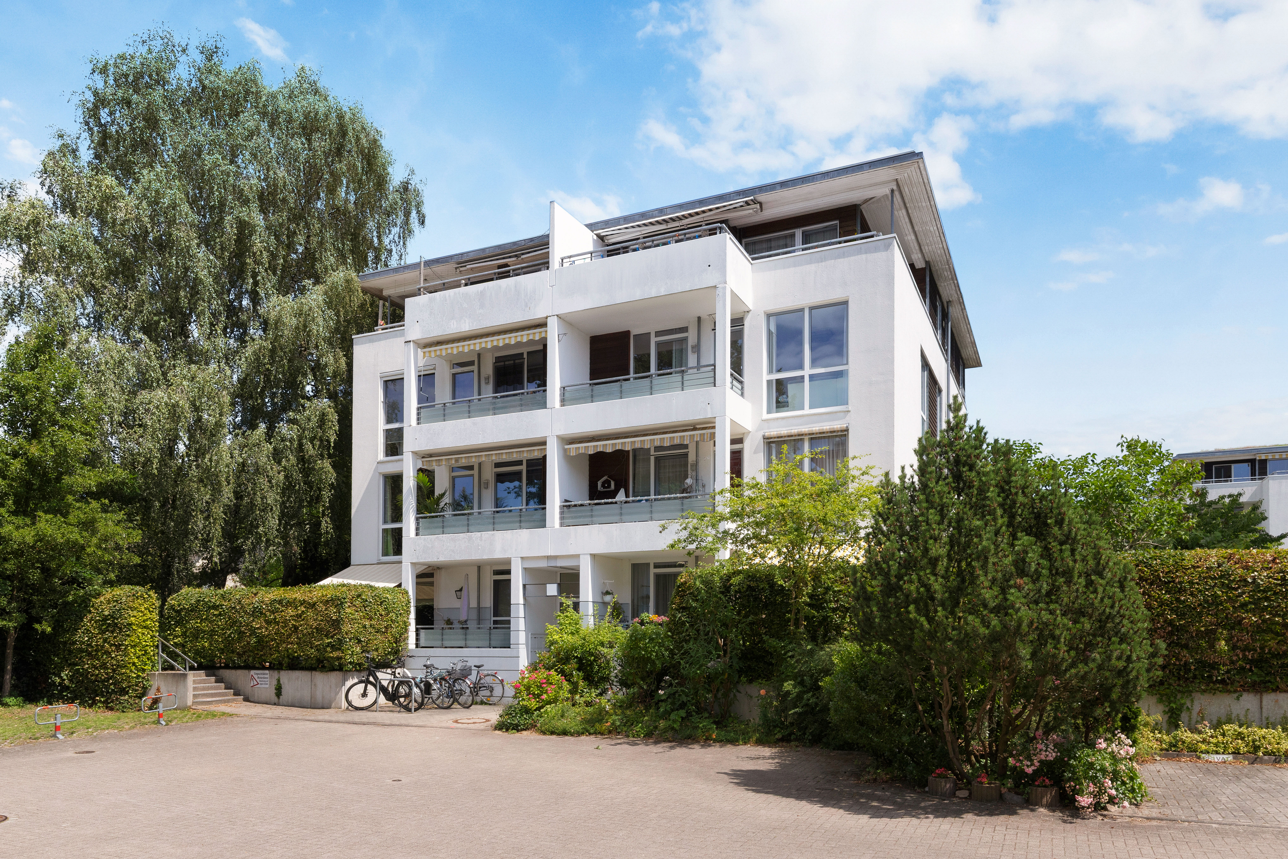 Ruhiges Wohnen im Grünen: Attraktive 4-Zimmer-Wohnung im Hamburger Nordosten