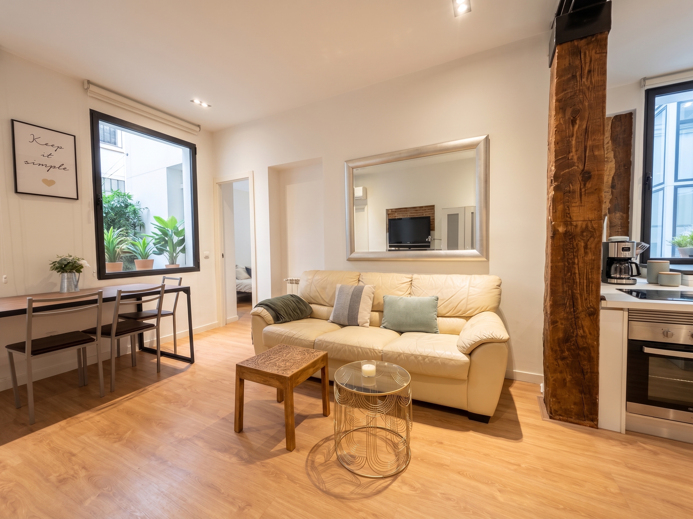 Cozy designer apartment on Castelló Street – Short-term rental