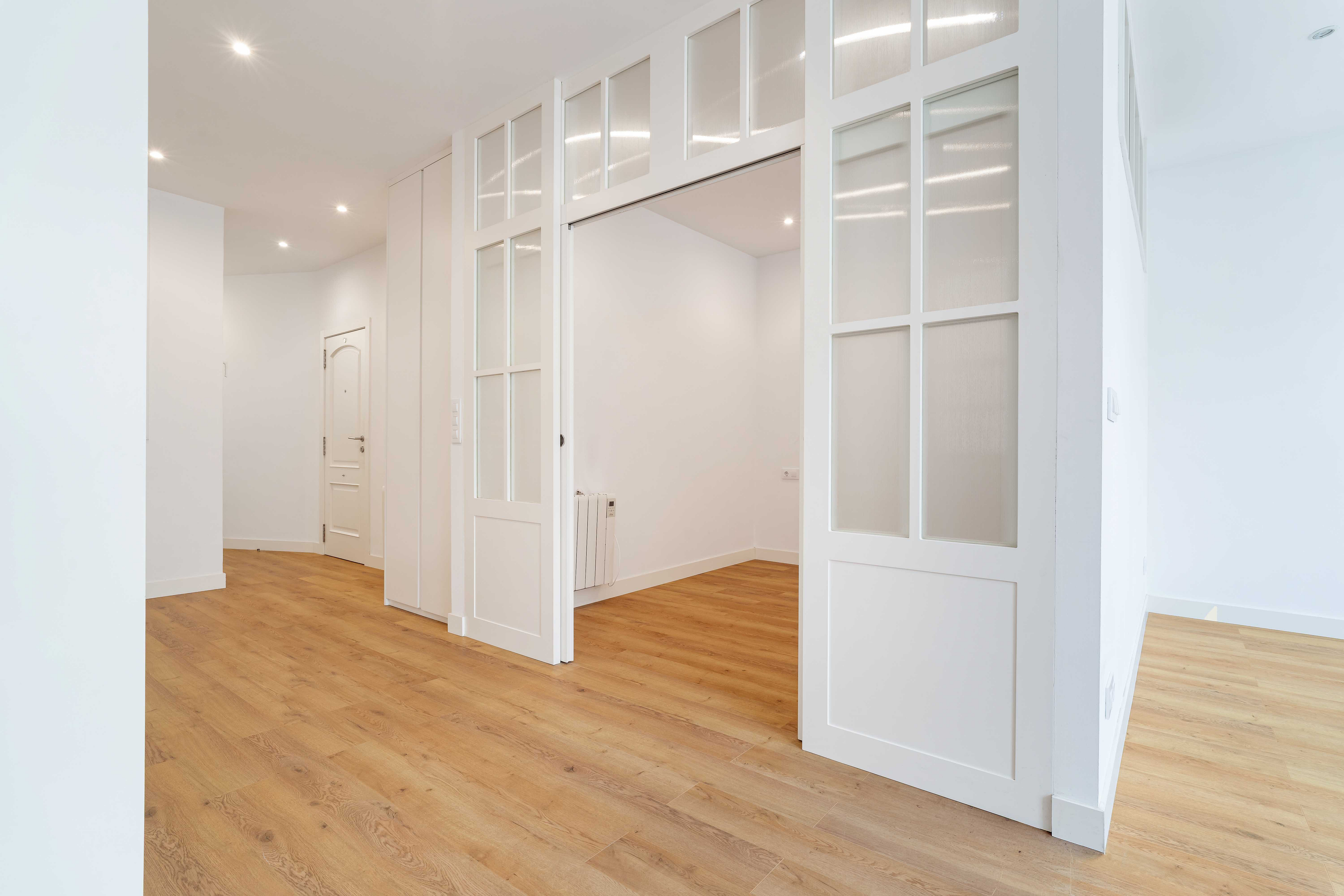 Estudio reformado con terraza