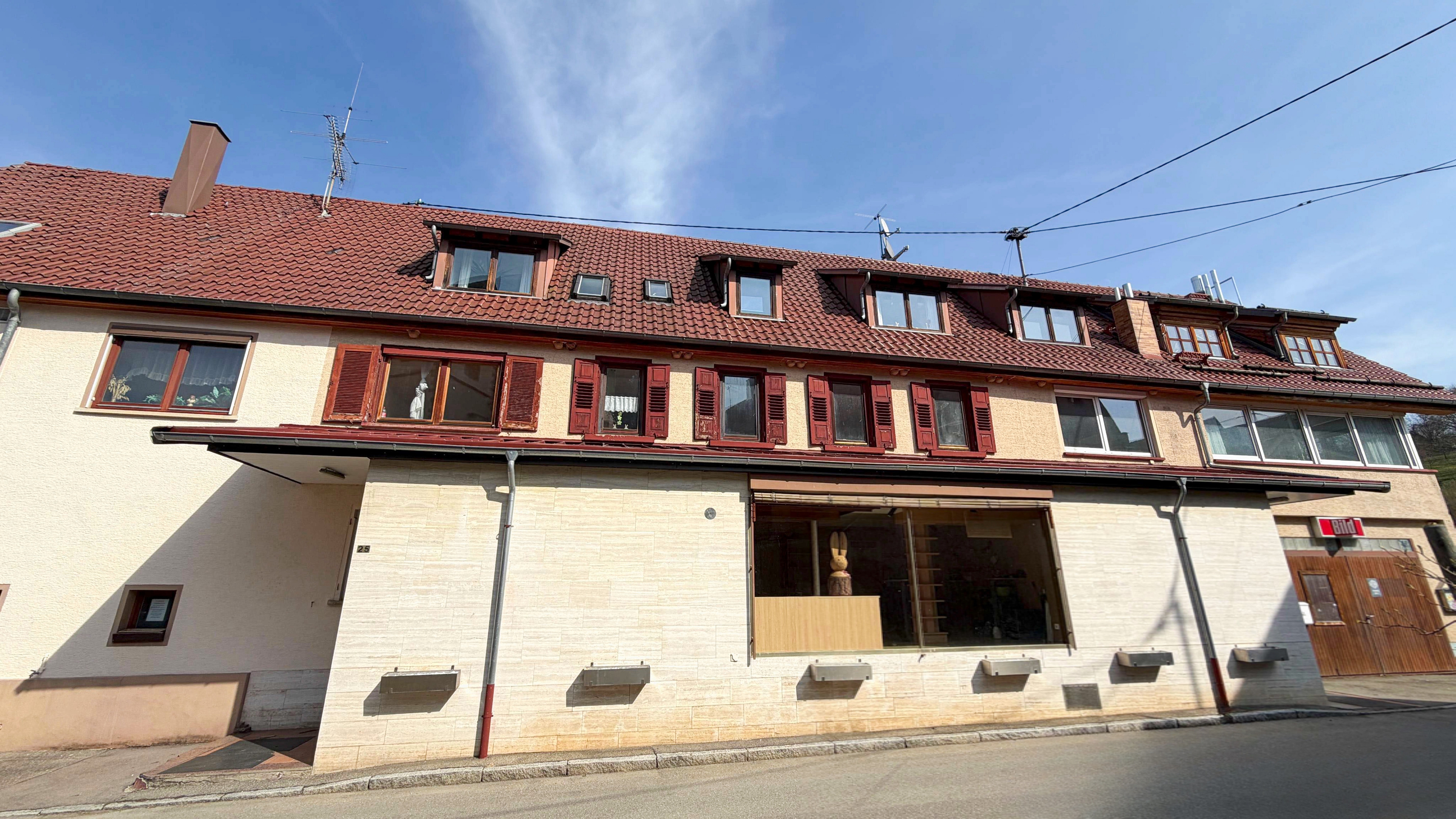 Ihr neues Zuhause mit Charakter – charmante 6-Zimmer-Wohnung zum individuellen Gestalten