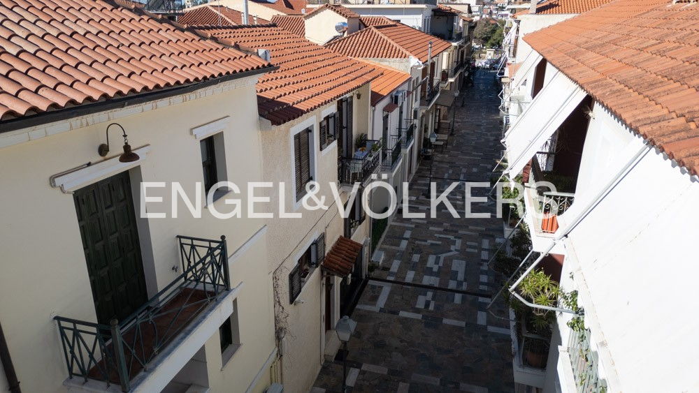 Detached House in the Historical Center of Kalamata