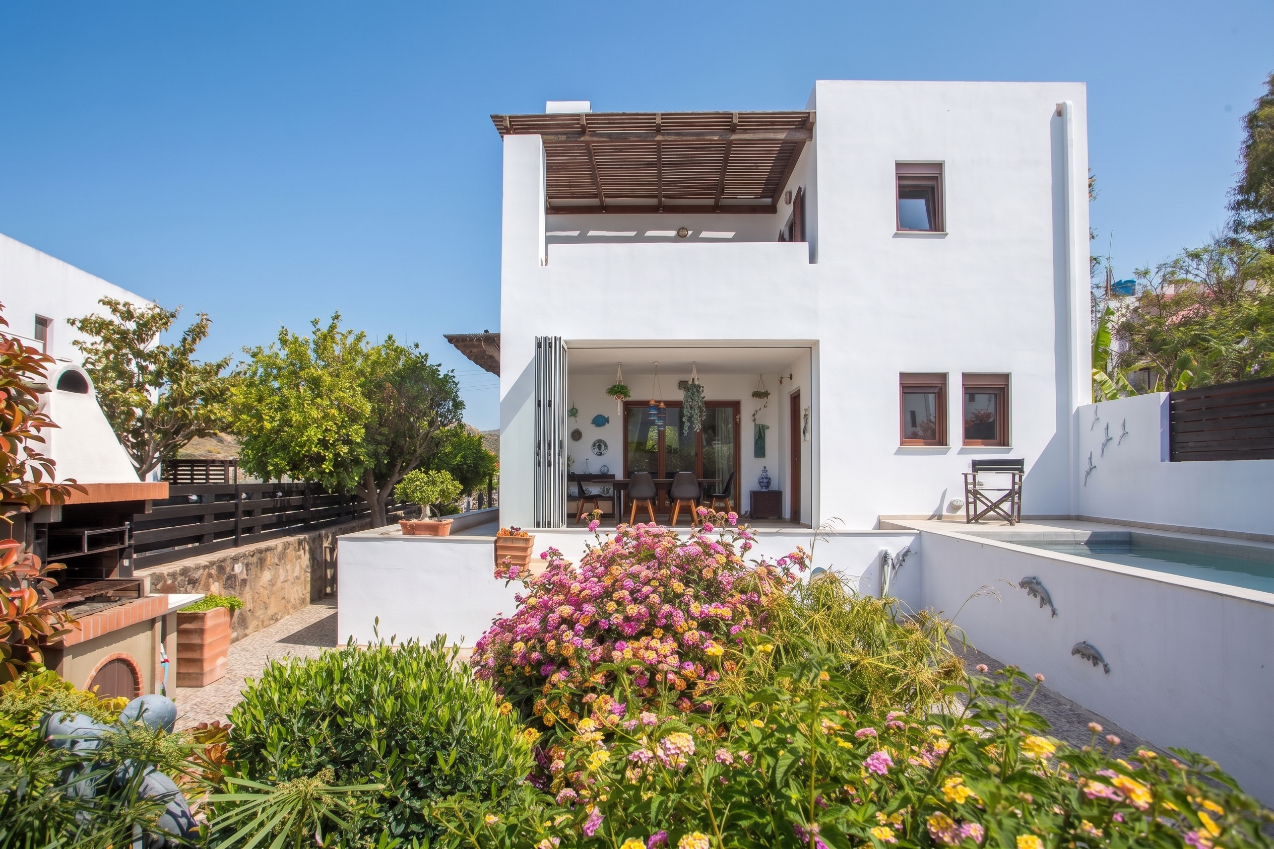 Sunny three bedroom villa with private pool in Lardos