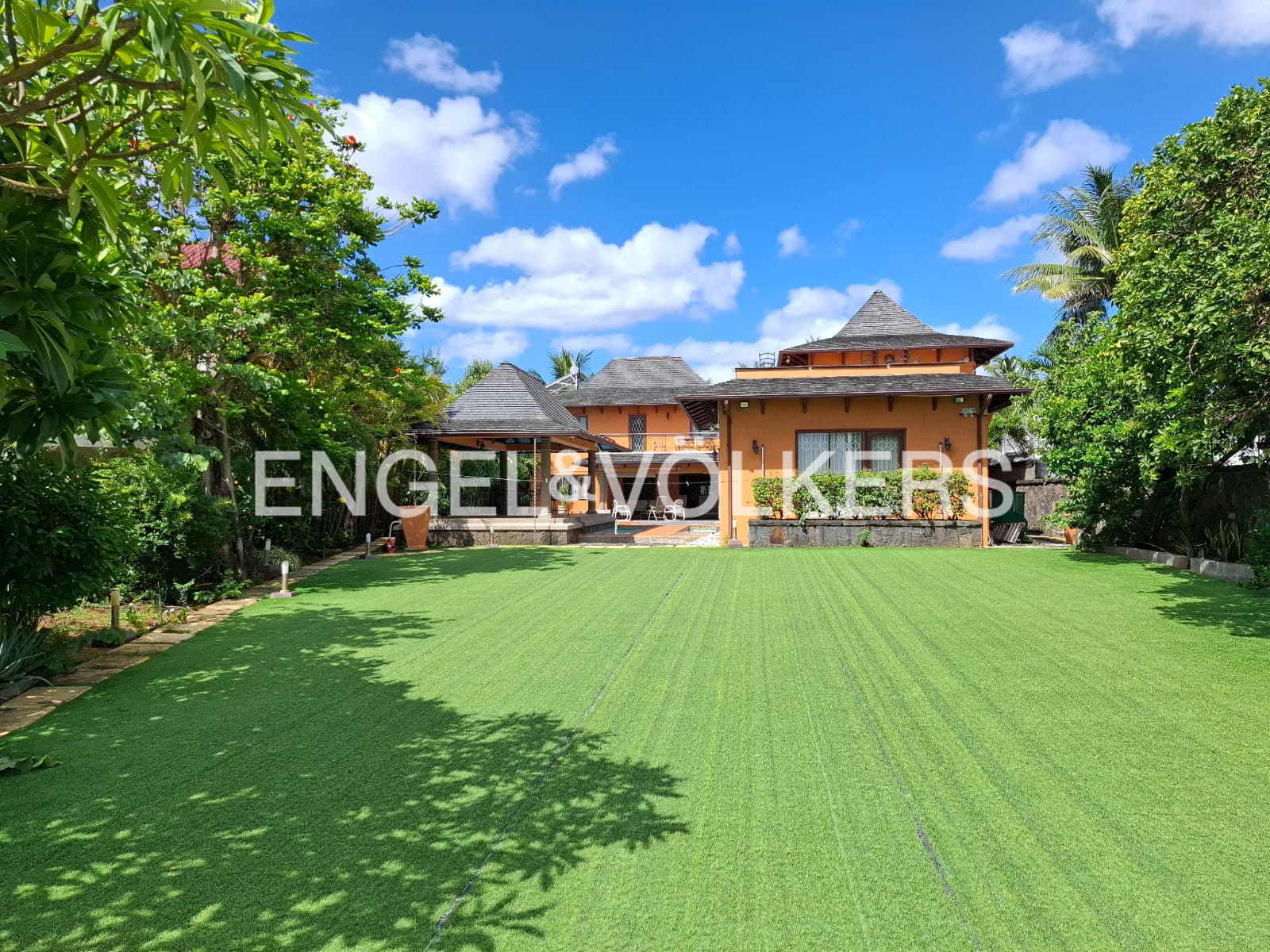 For Sale: Stunning Waterfront Property in Albion