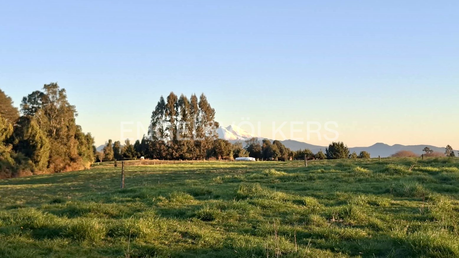 Espectacular vista al lago y volcán -Puerto Fonck