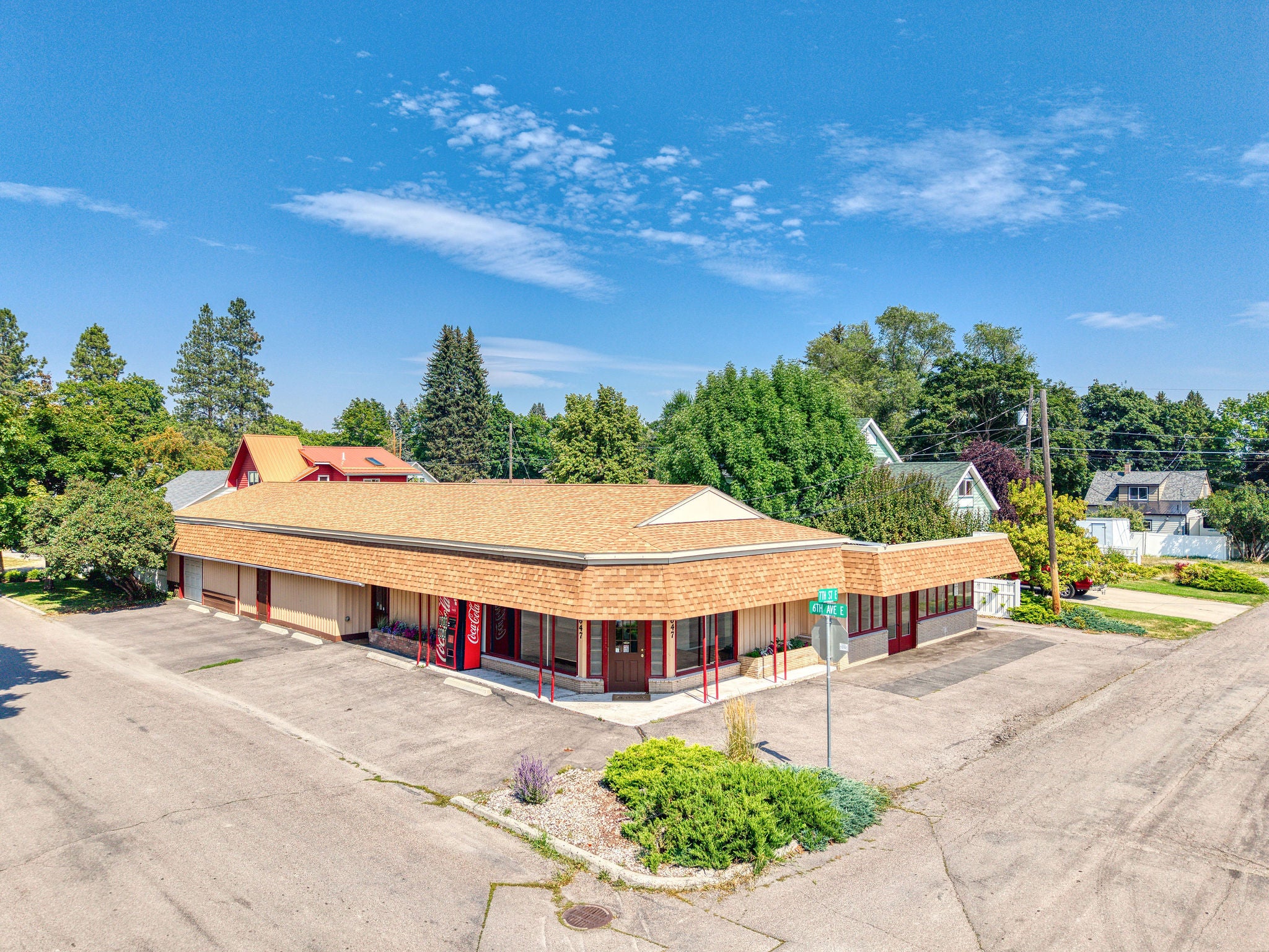 Commercial Building With 3,841 Sqft In Kalispell