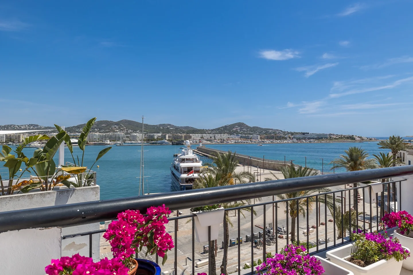 Elegant duplex penthouse in the port of Ibiza