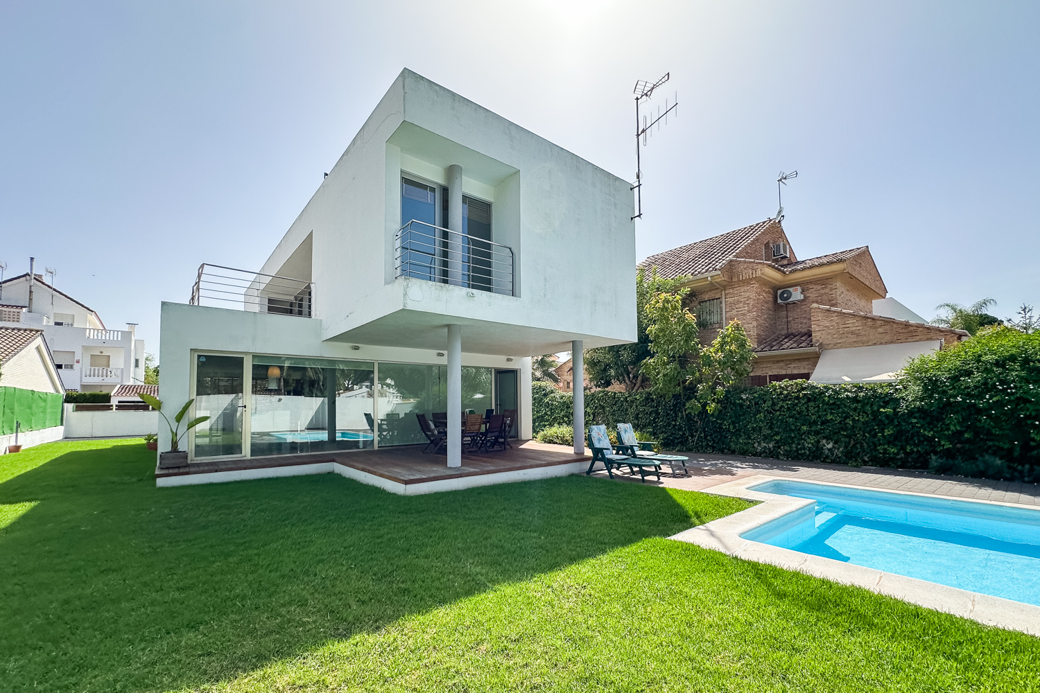 Exceptional luxury residence with private pool in Sagunto