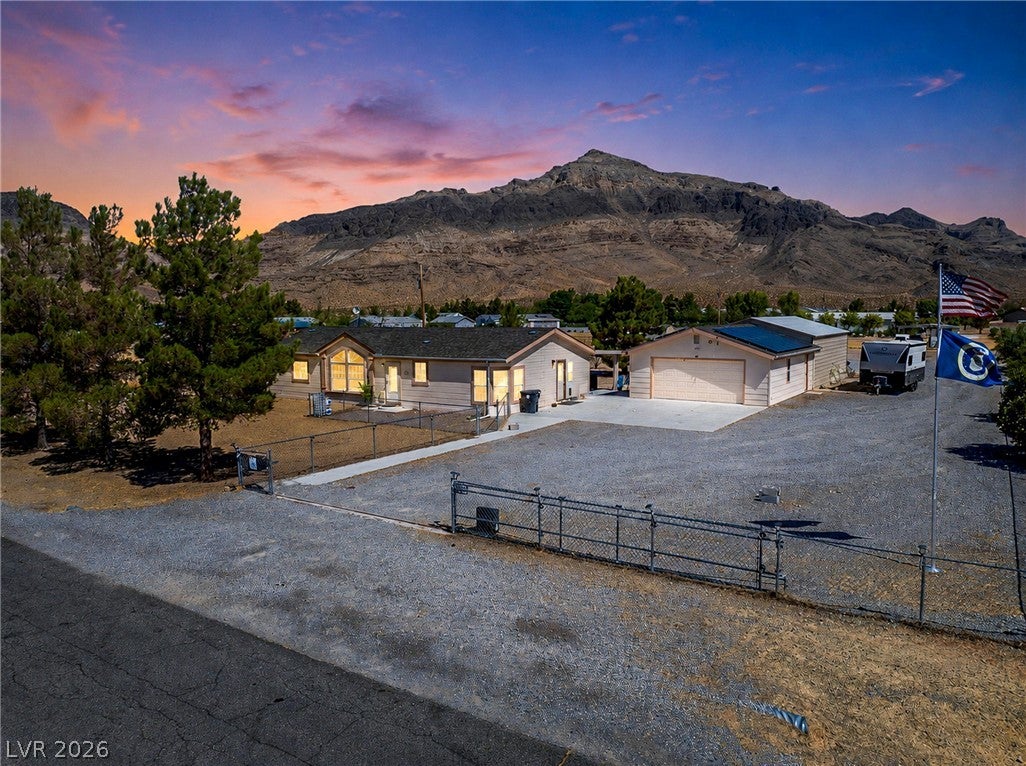 RV Garage and Horse Zoning Haven in Pahrump