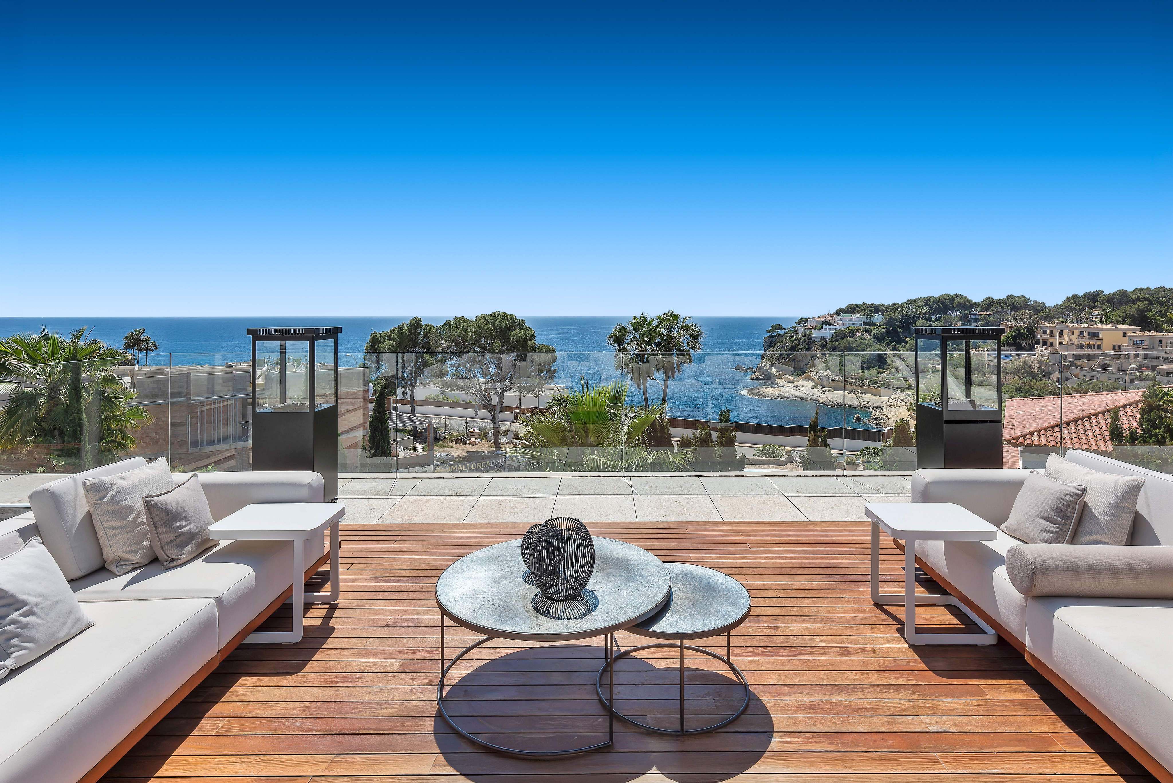 Modern villa with stunning sea views in a prime location