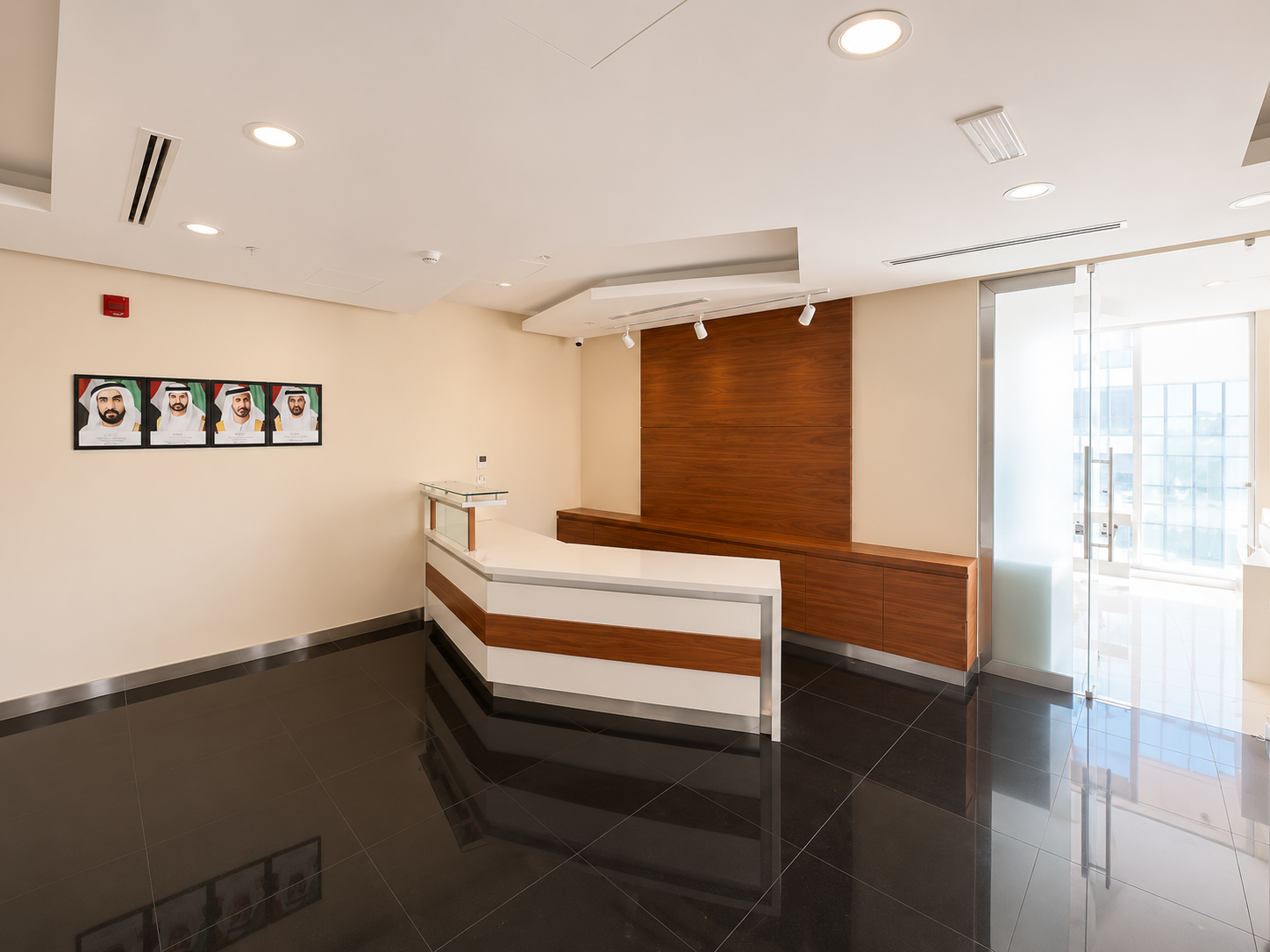 Near Metro | Bright Unit | Available | Fully Fitted