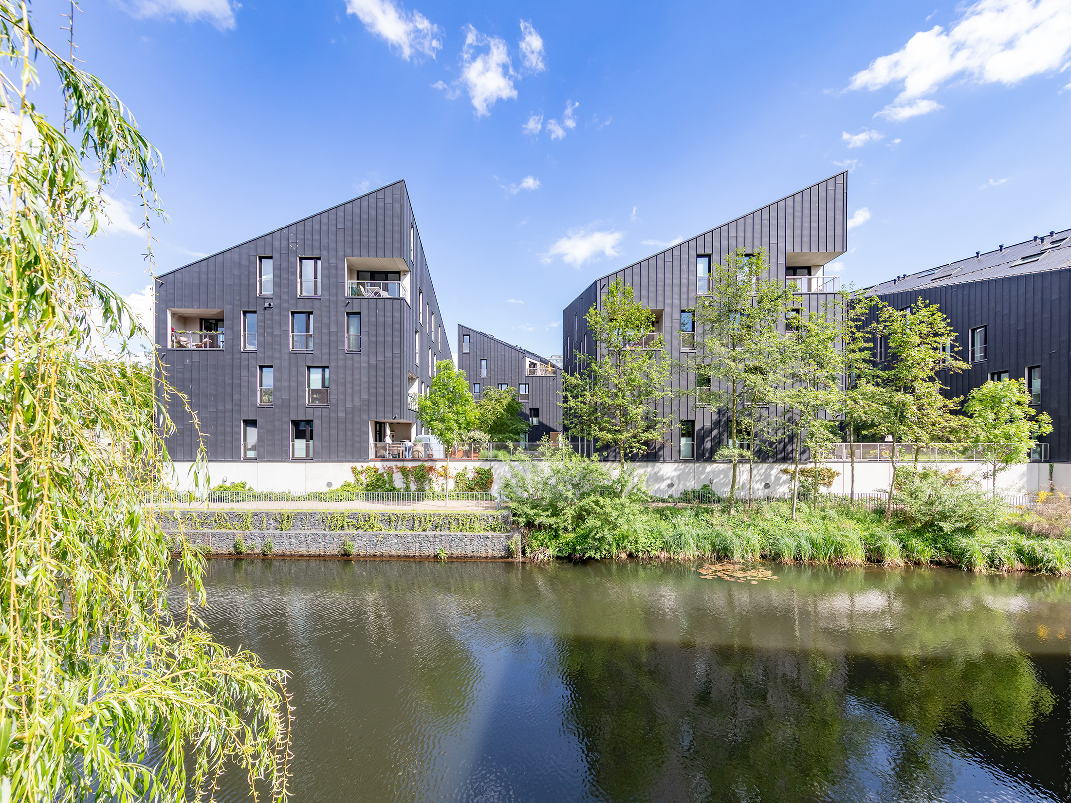 Exklusive Design-Maisonette über 3 Ebenen mit Tiefgaragen-Stellplatz im Harburger Binnenhafen!