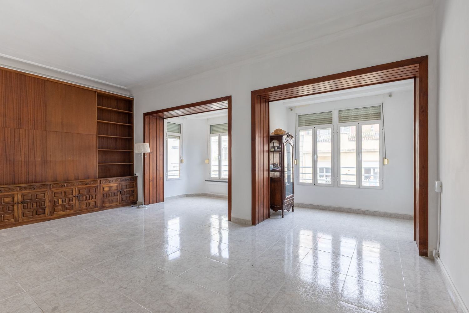 Unfurnished apartment in the Ensanche with a garage space