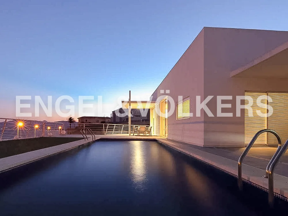 Espectacular casa de diseño frente al mar en Cullera