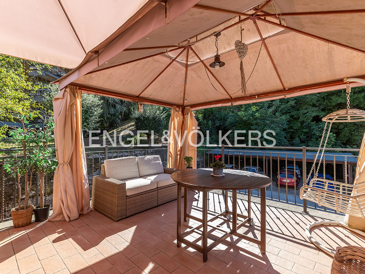 Unique opportunity with garage and terraces in the heart of Insugherata