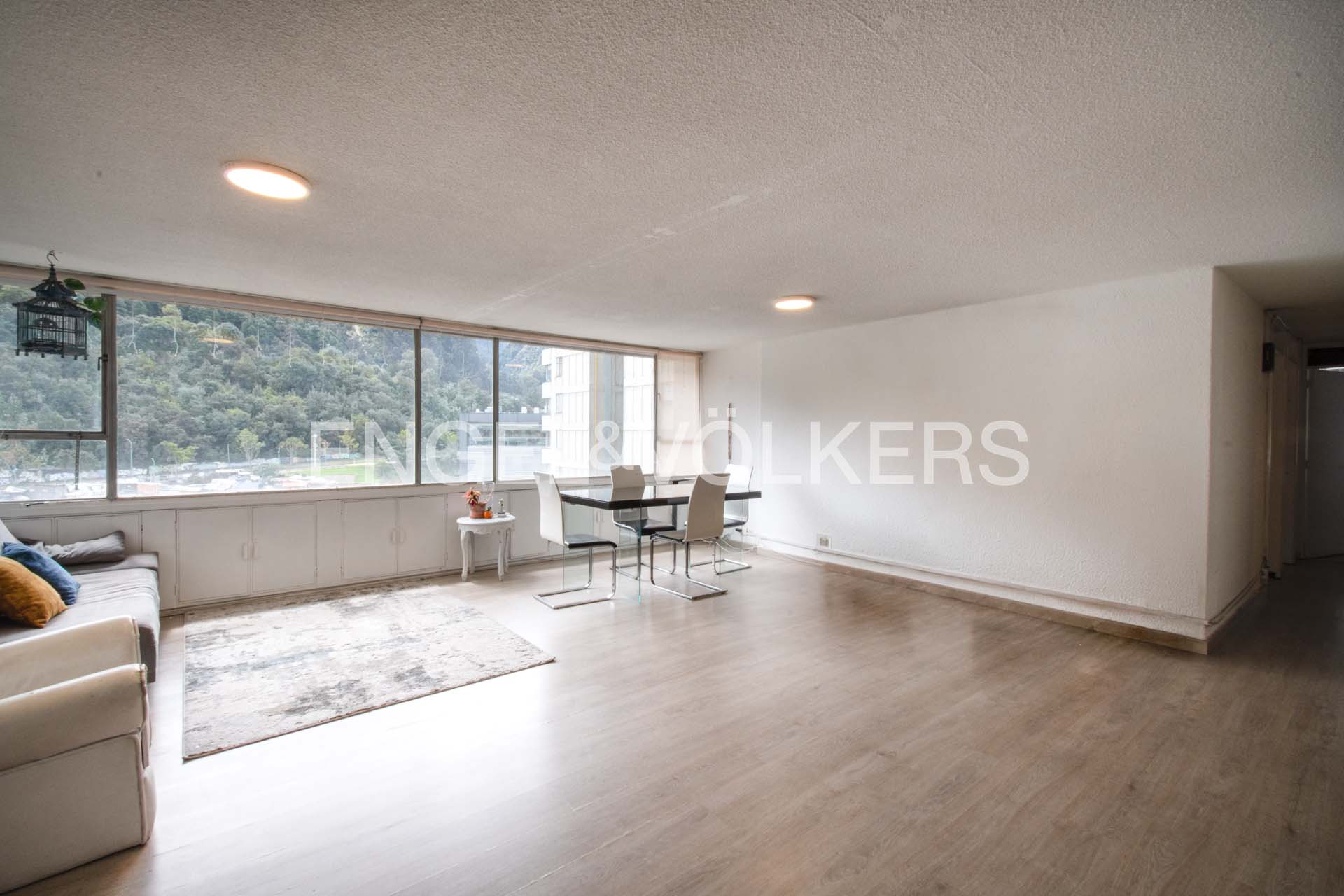 Apartamento Iluminado con vista a las montañas para venta en Santa Fé