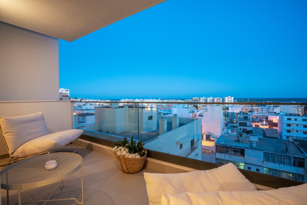 3-Bedroom Apartment with Ria Formosa Views in Faro