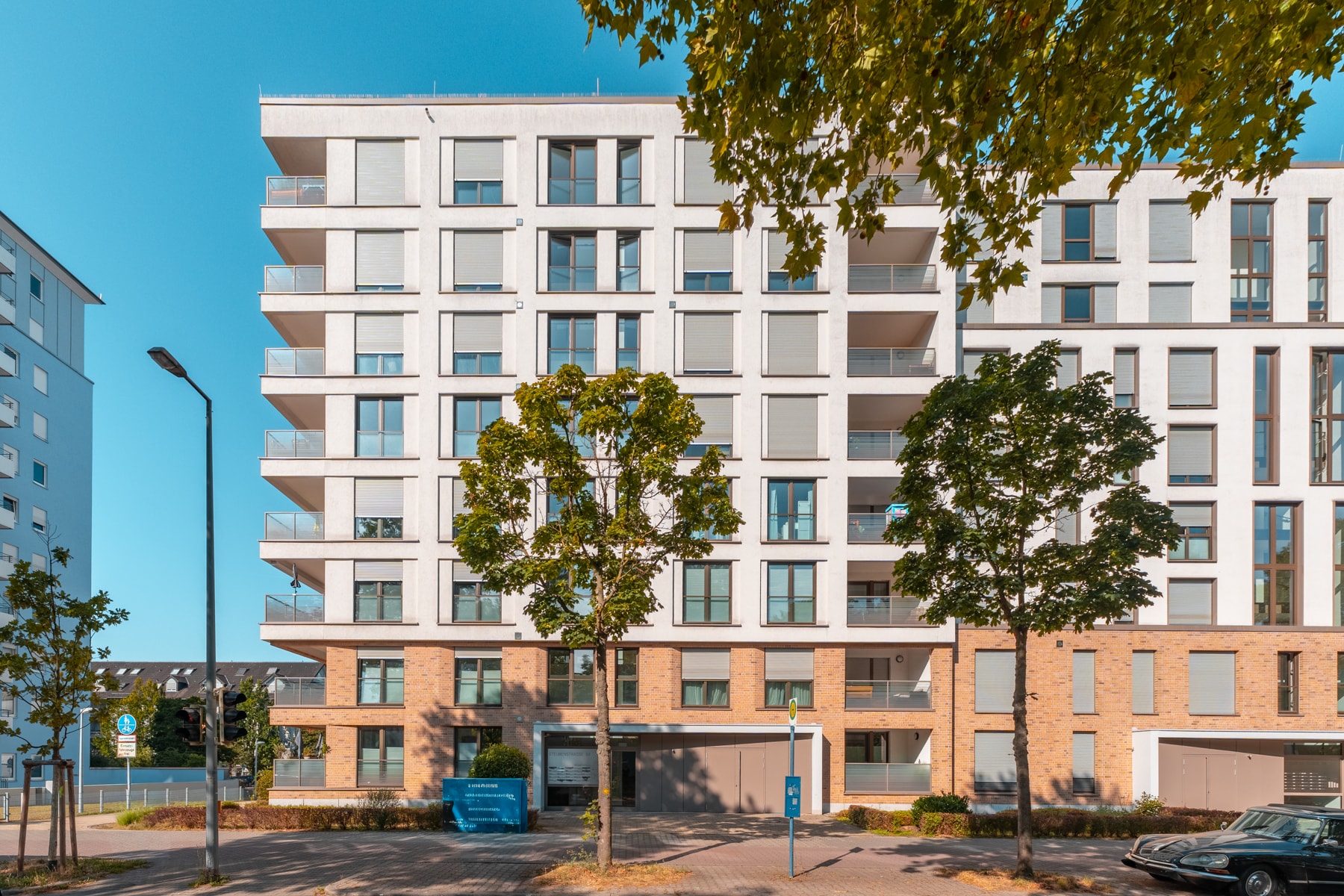 Wohnpark Niederfeld: Helle 2 Zimmer im EG mit Balkon und Stellplatz! [AI-modified]