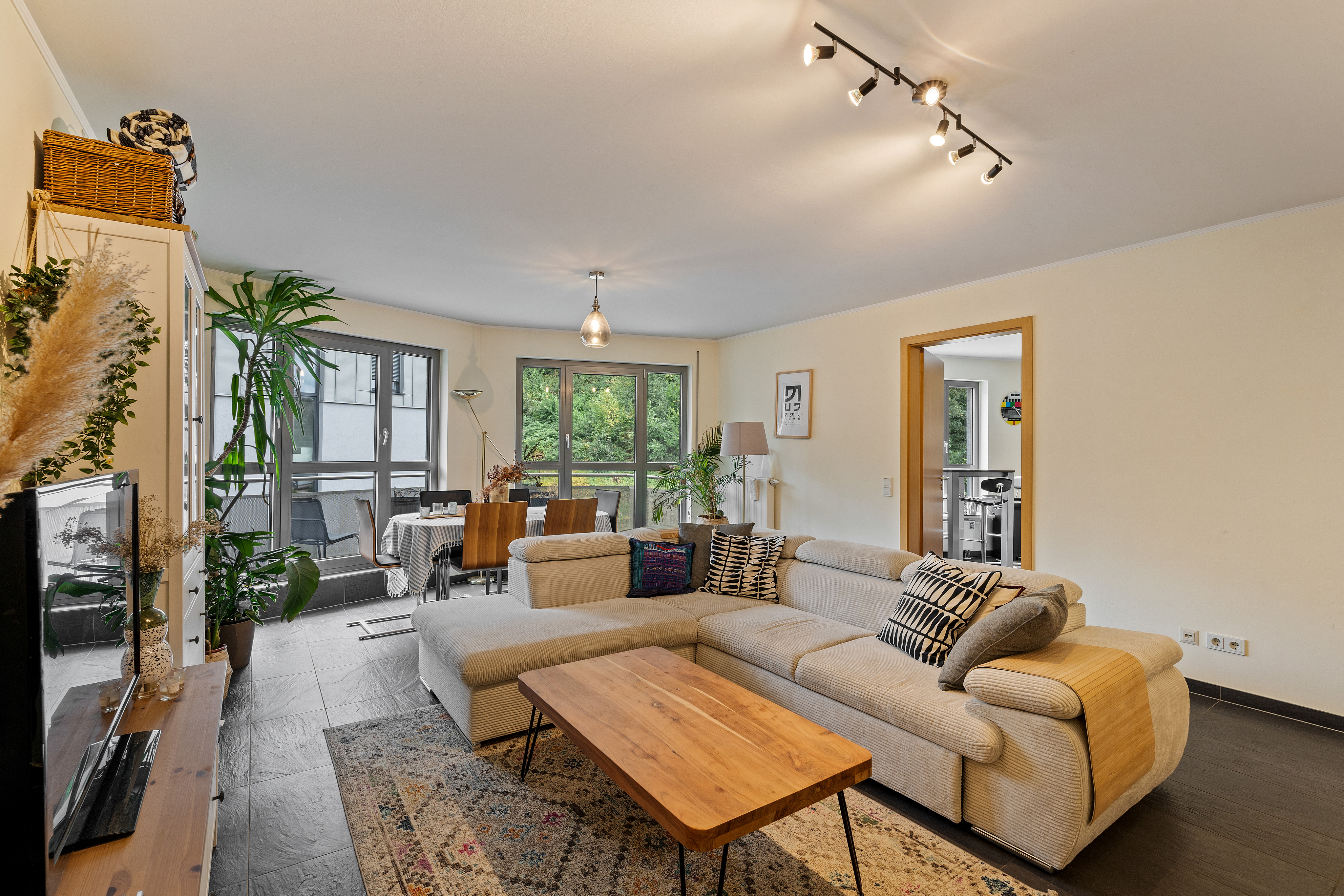 Spacious 3-bedroom apartment with balcony and parking in Luxembourg-Mühlenbach