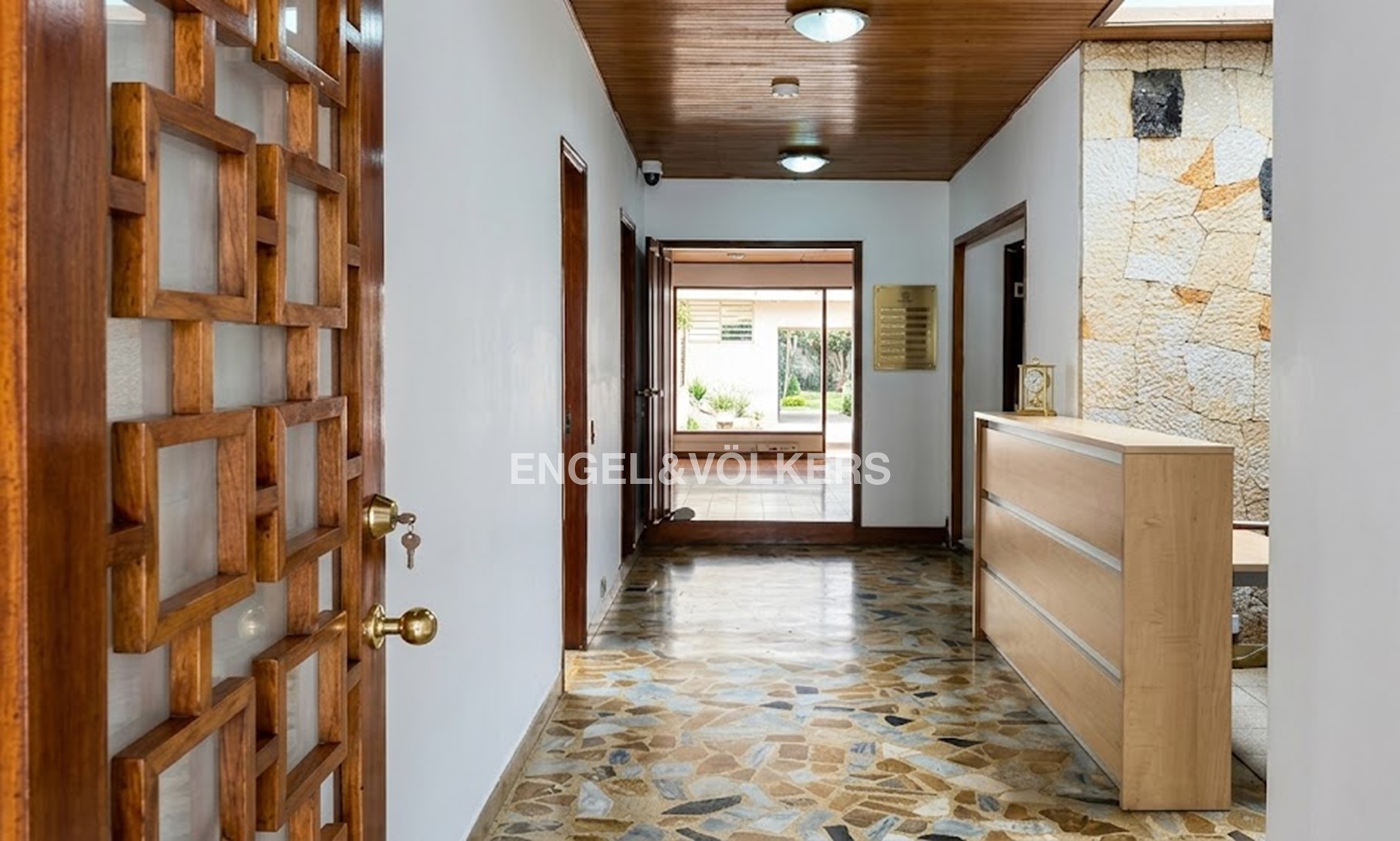 Arriendo casa con uso dotacional en el barrio san patricio 413 mts2
