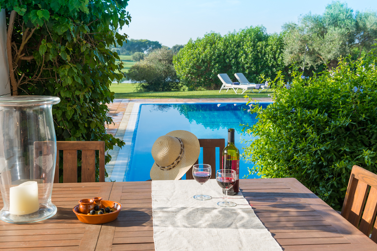Charming Andalusian Residence with Spectacular Views of Golf and Lakes, Benalup