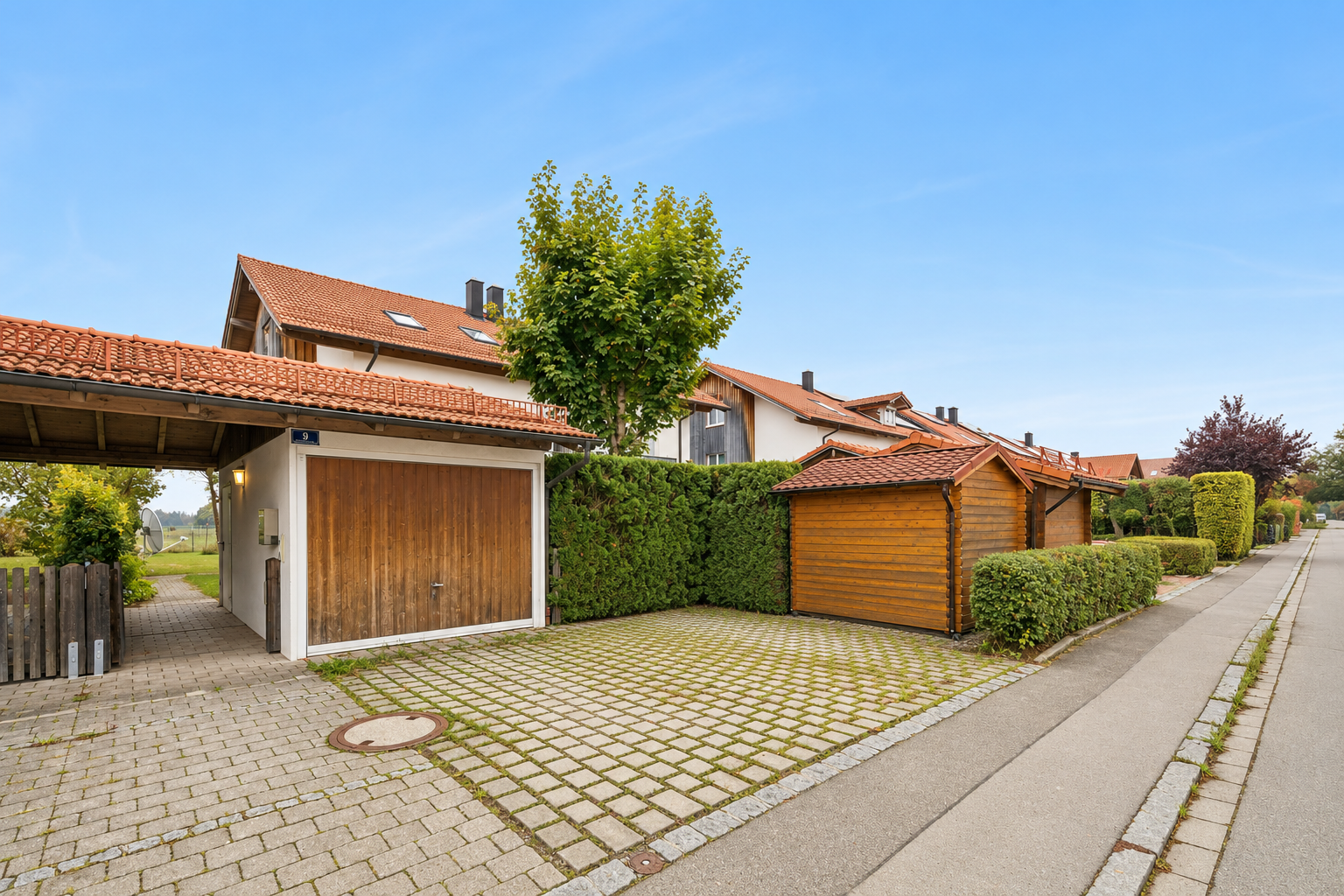 Space for the whole family – spacious semi-detached house with unobstructed green views