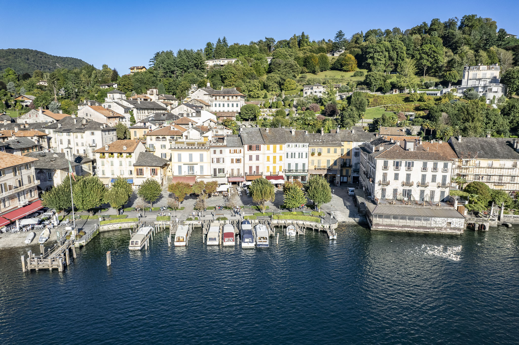 Two-bedroom apartment with lake view in the heart of Orta San Giulio