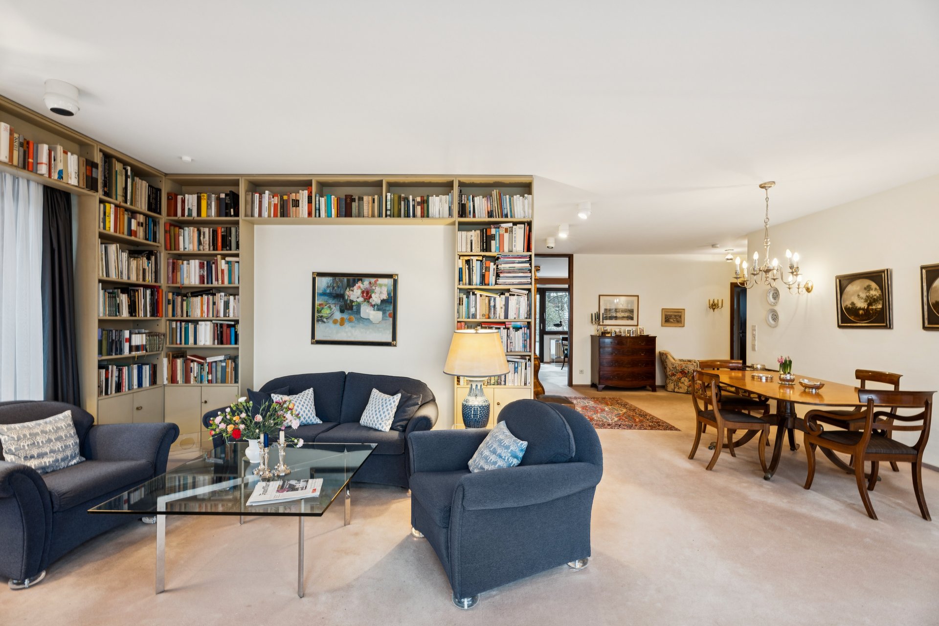 Spacious 5-room apartment with panoramic view in Bredeney
