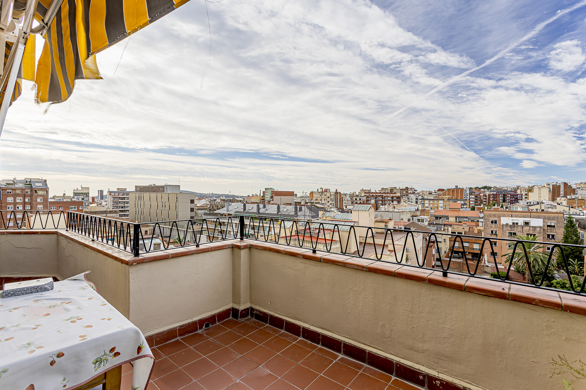 Bright penthouse with two panoramic terraces