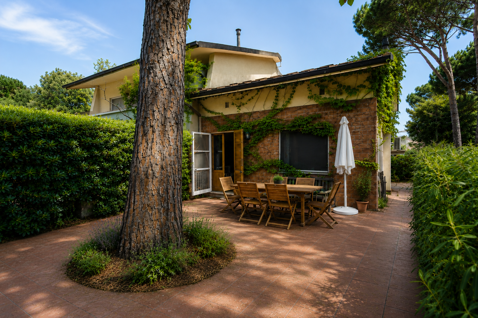 Portion of Villa alle Rocchette: Between pine forest and sea.