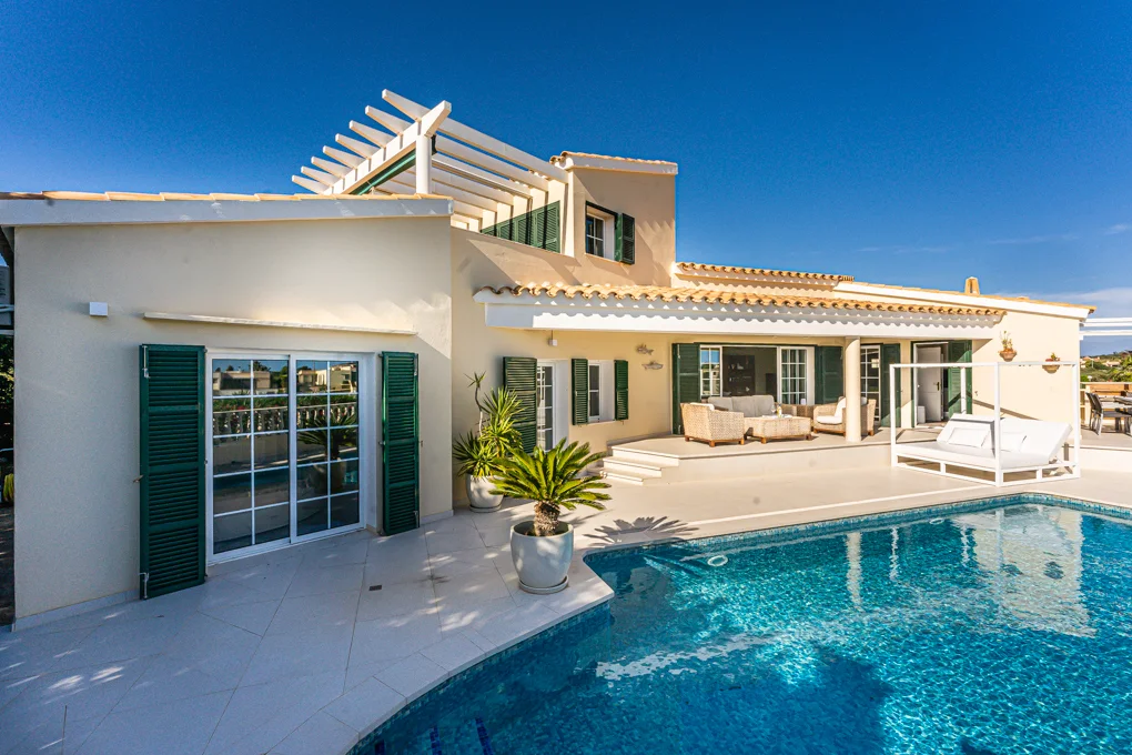 House with pool and sea views in Cala Llonga, Mahón - Menorca
