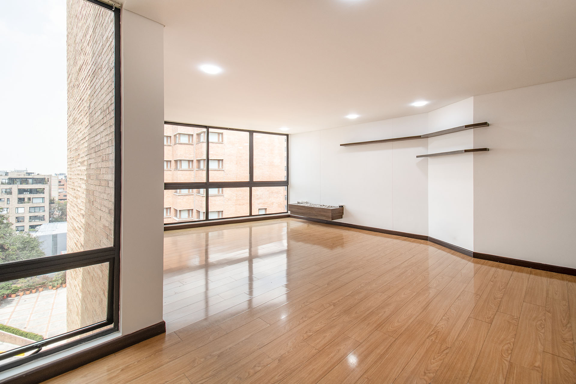 Apartamento con clubhouse para arriendo en Rosales
