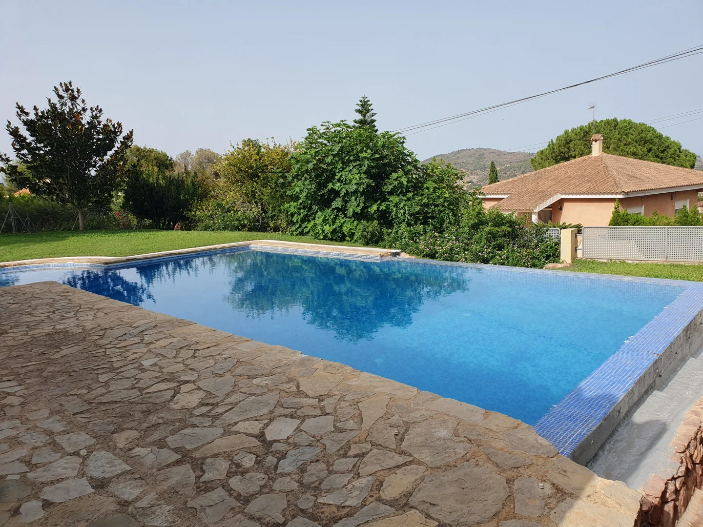 Spectacular villa with pool for short stay