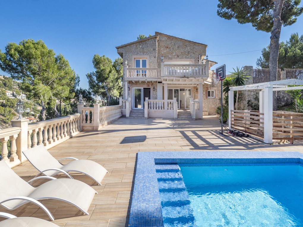 Sea-view villa in Costa d'en Blanes