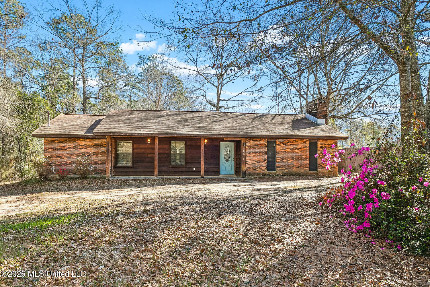 Charming Home in Hide-A-Way Lake in Carriere, MS