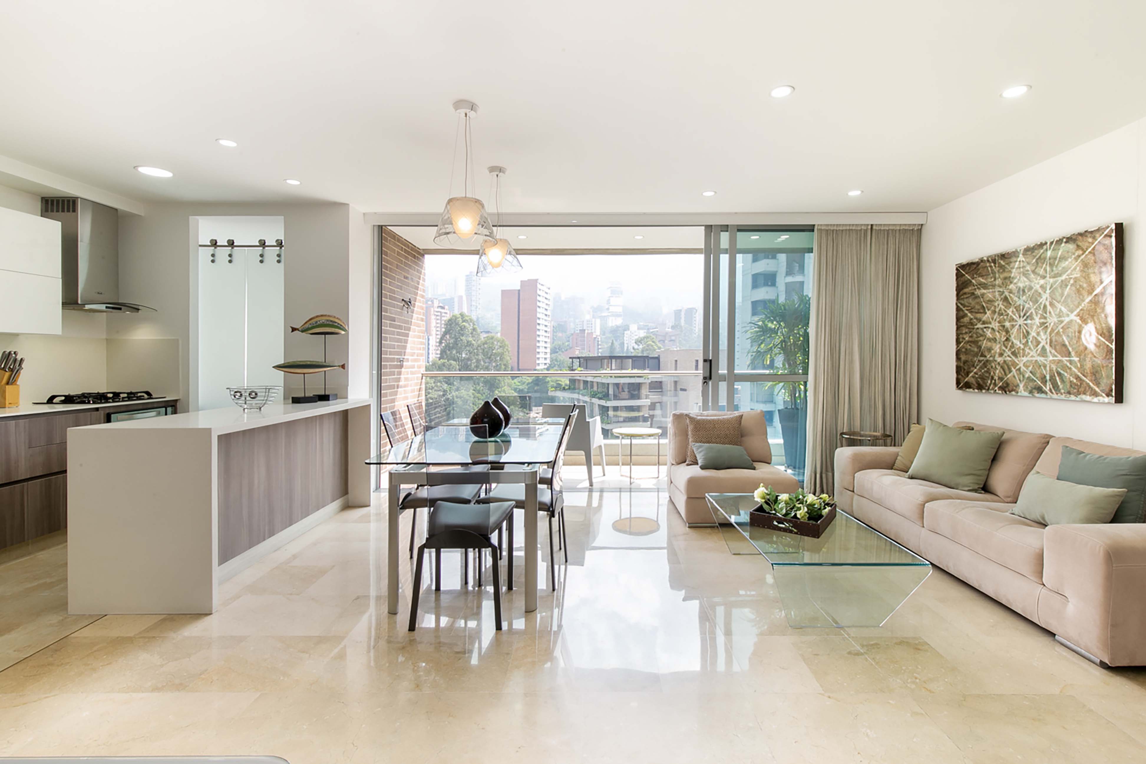 Apartamento amoblado con clubhouse para arriendo en Lalinde, El Poblado