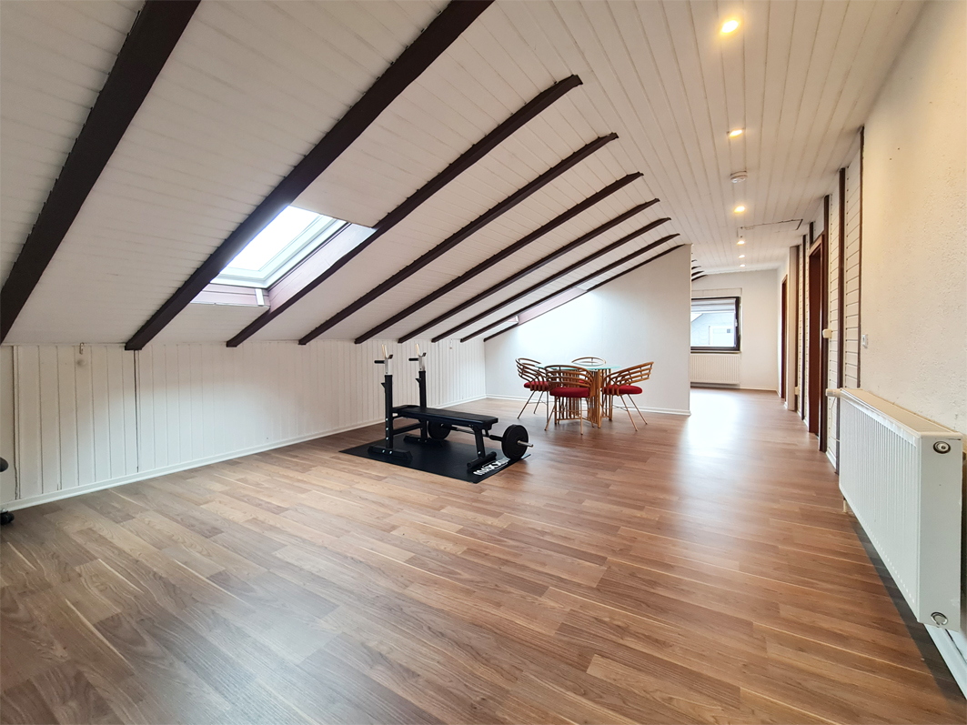 Zwei Zimmer-Wohung • Gartenbenutzung • Stellplatz • ruhige Lage