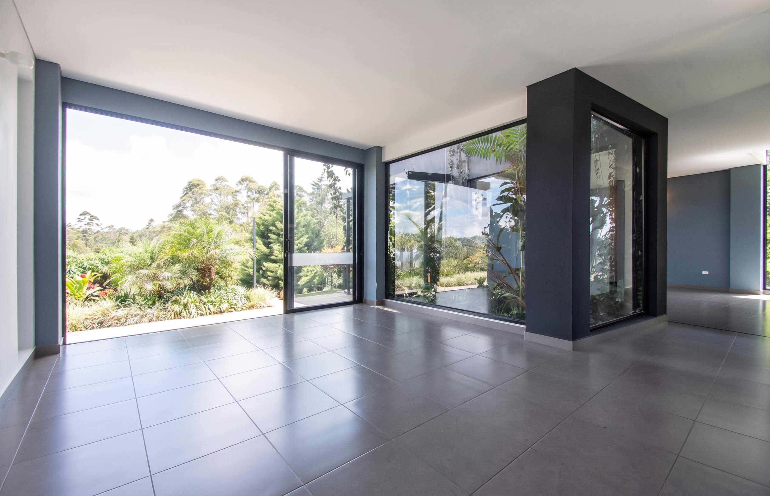 Casa con balcones en parcelación para arriendo en Fizebad, El Retiro
