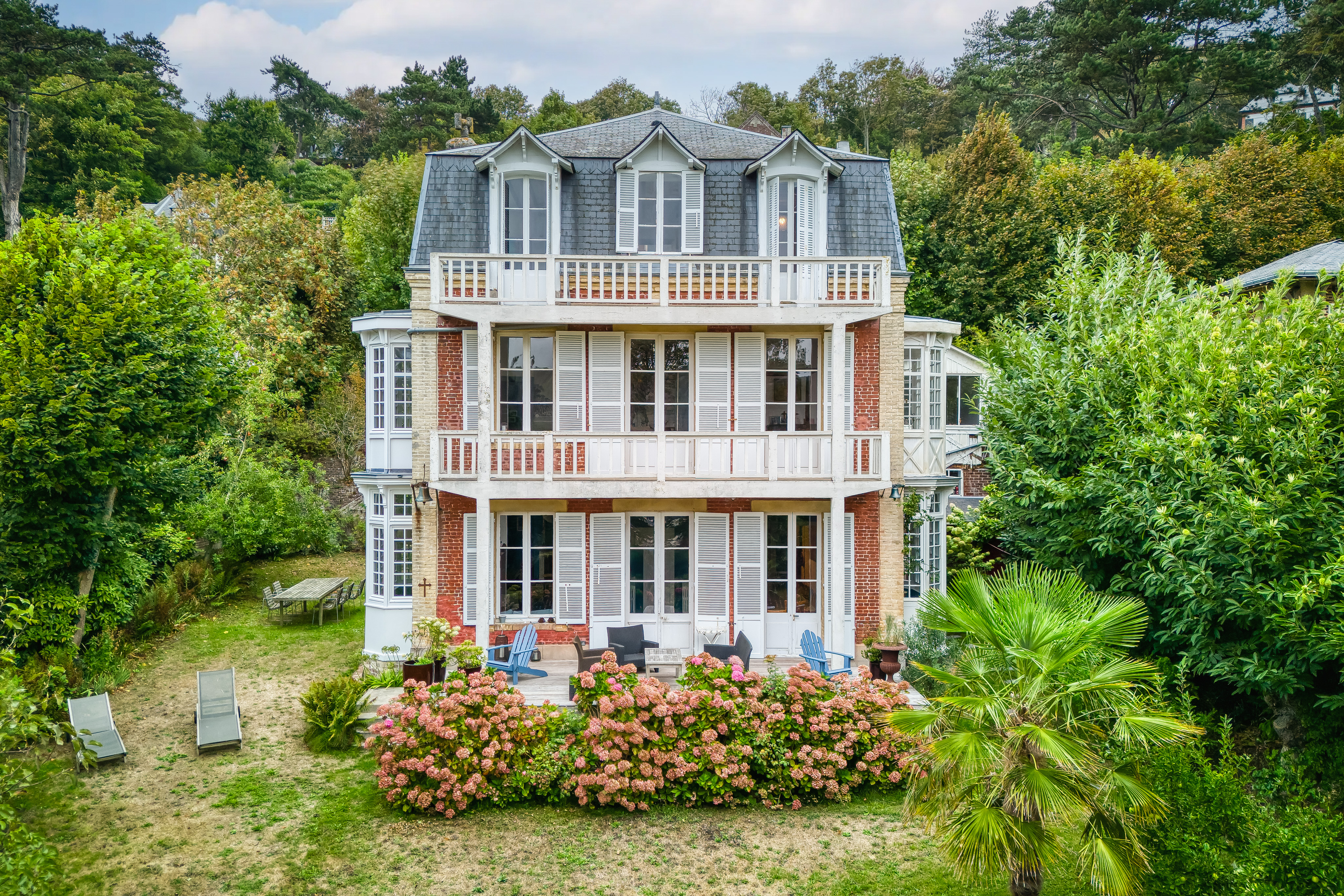 Étretat: exceptional residence in the heart of the historic, exclusive district