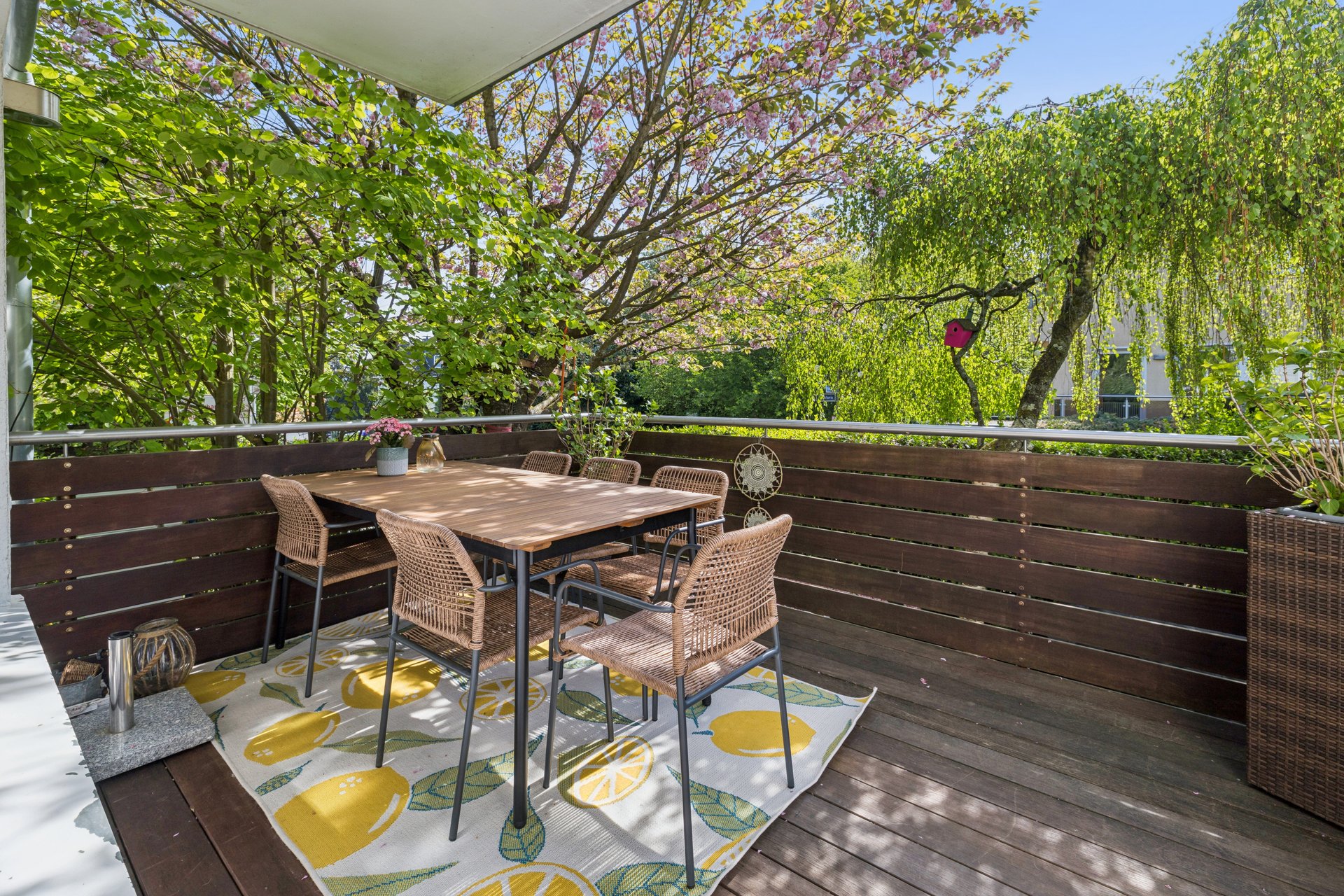 Ground-floor apartment in prime Essen-Stadtwald location with garden and garage