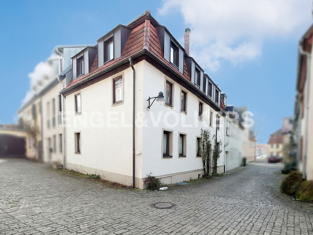 Vermietetes Mehrfamilienhaus mit Sanierungspotenzial in der Schweinfurter Altstadt