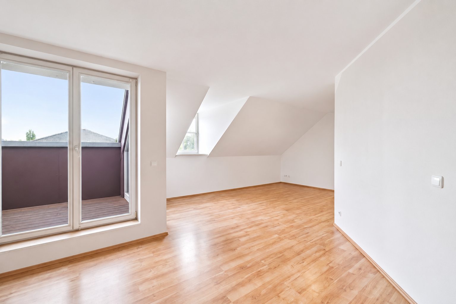 Dachgeschoss-Maisonette mit Balkon und Stellplatz in der denkmalgeschützten Alten Kaserne Karlshorst