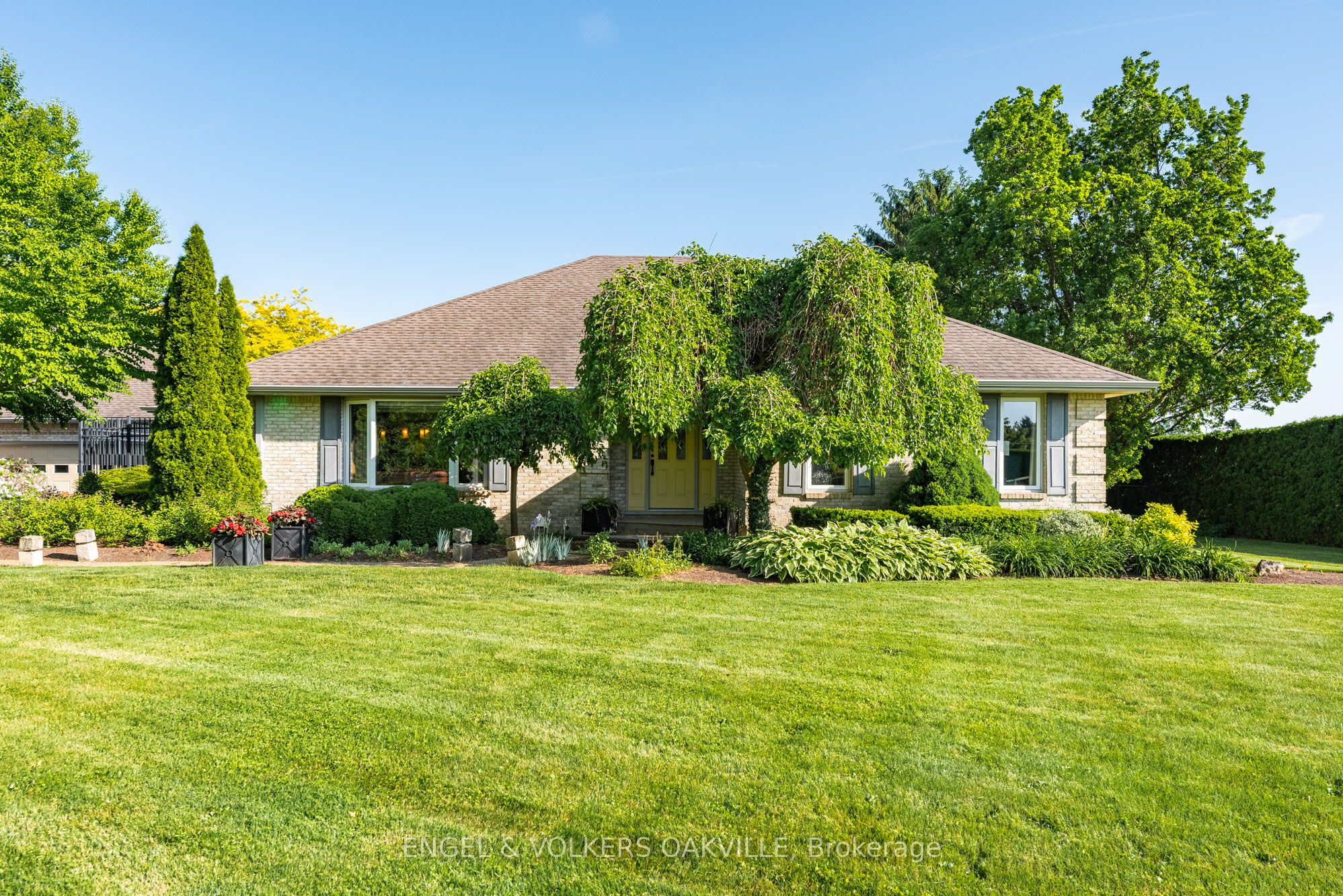 Private Gated Estate in Prestigious Niagara-on-the-Lake