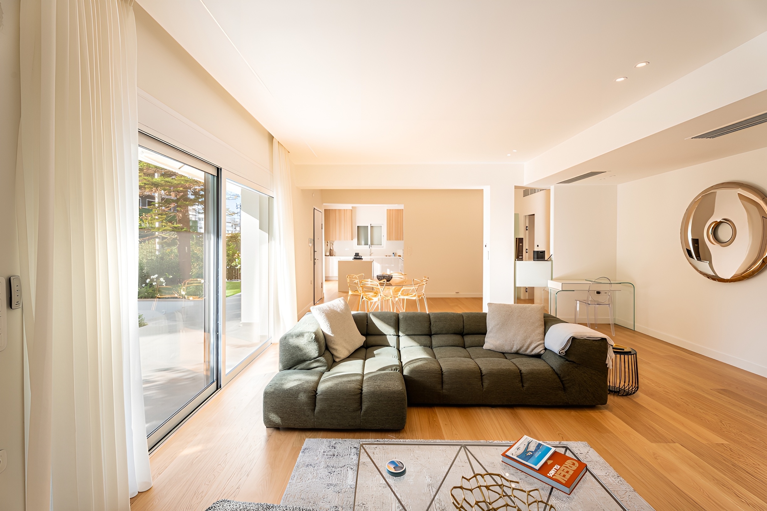 Luxury ground-floor residence in central Glyfada