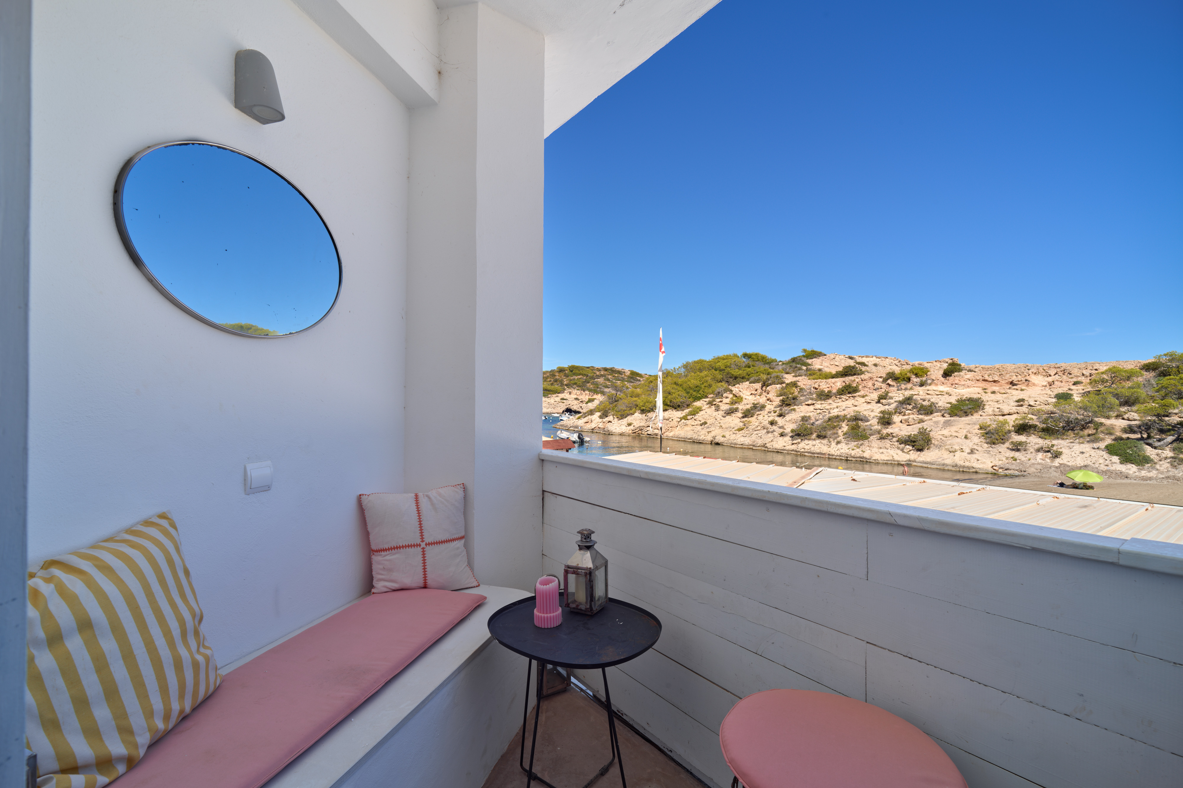 Charming studio in beachfront location